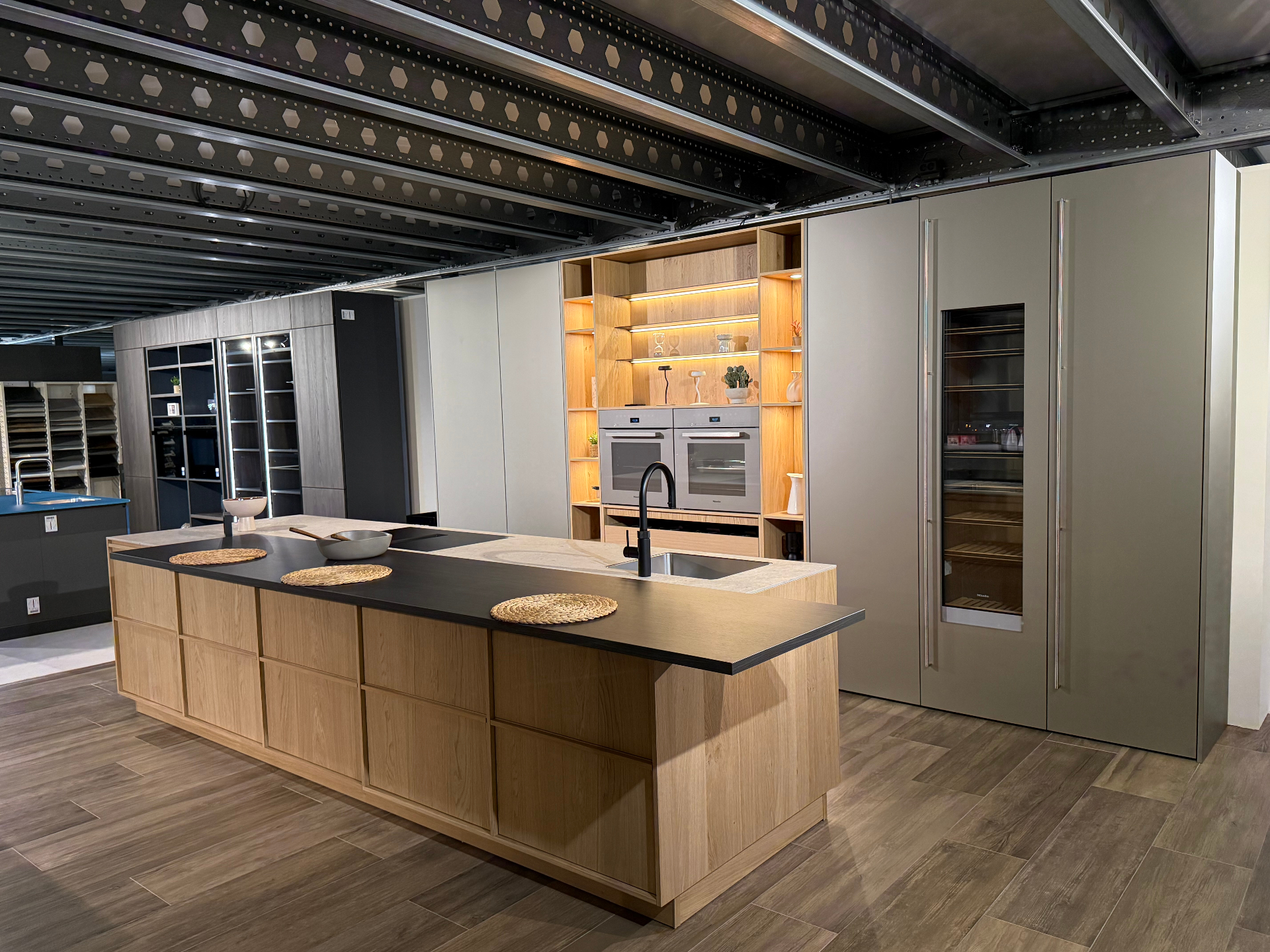 Showroomkeuken inspiratie - luxe keukenmaterialen en stijlen - Keuken-Centrum Utrecht